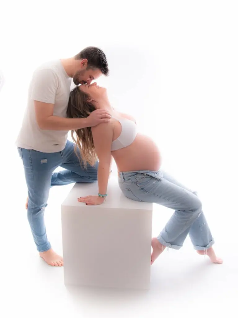Séance photo famille FlashBox, portraits complices en studio