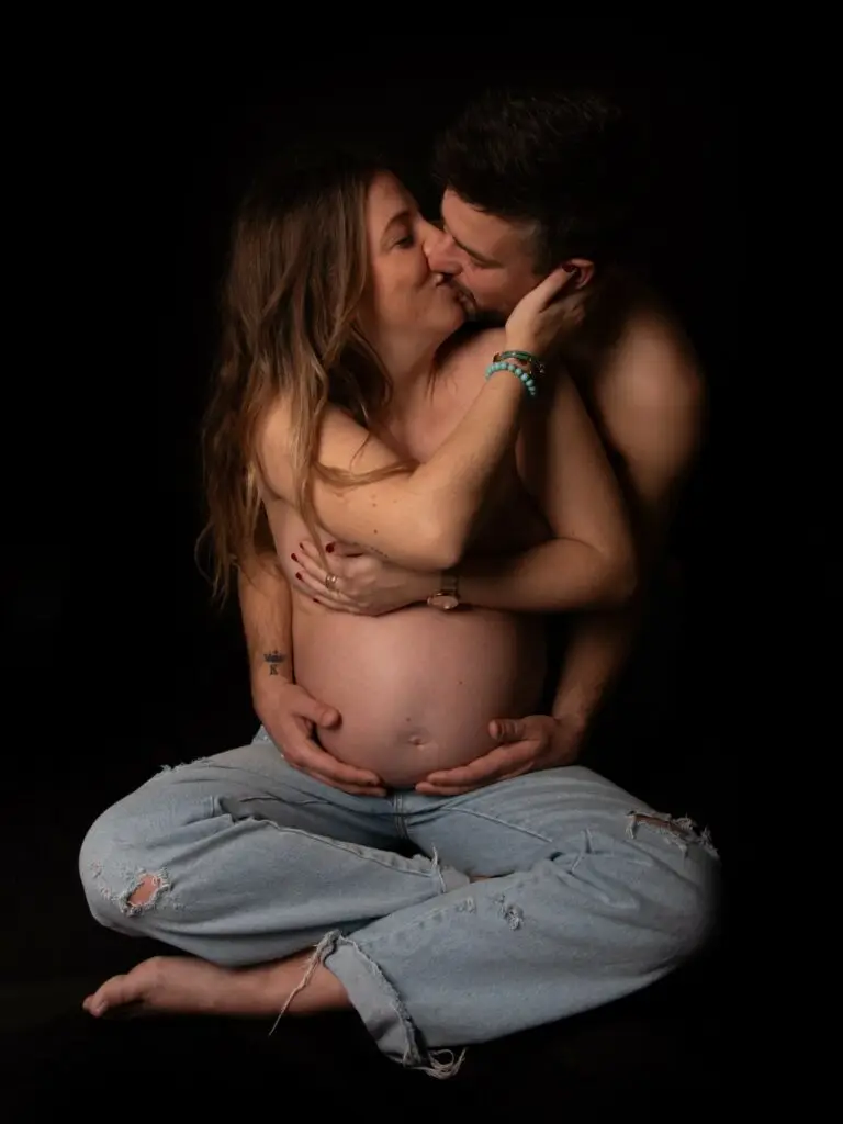 Séance photo grossesse en studio, photographe dans les Alpes-Maritimes (06)
